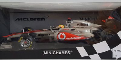 1:18 Formula 1 Vodafone McLaren Mercedes, MP4-26, I. Hamilton, 2011,Minichamps