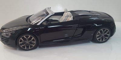 1:18 Audi R8 Spyder, Phantom Black Kyosho